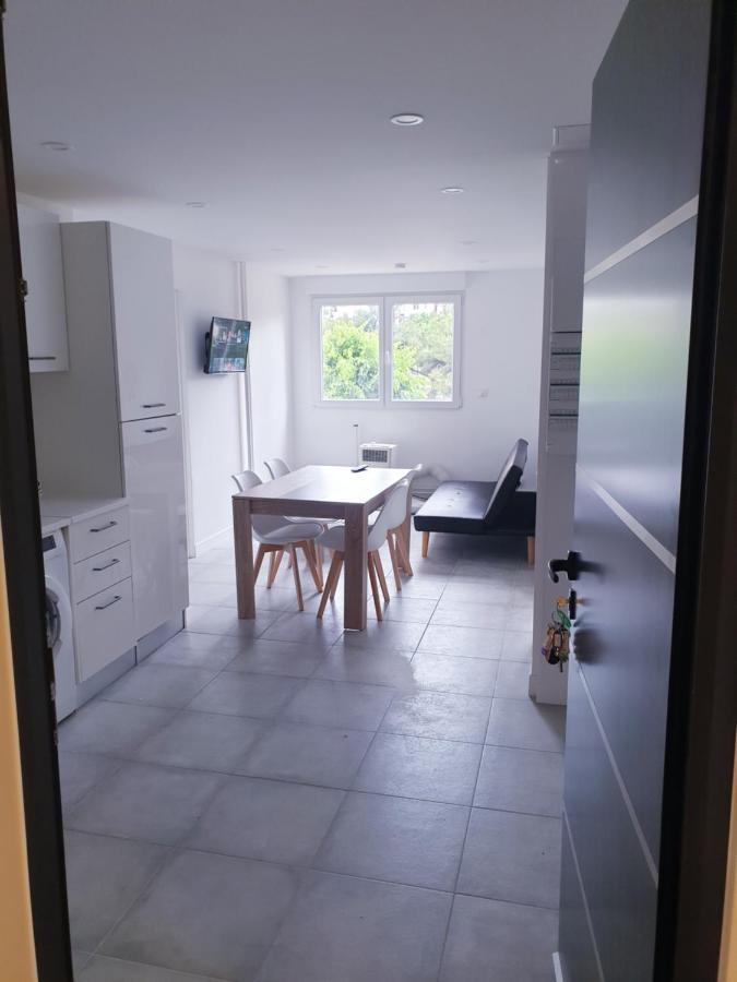 Appartements Renove 2023 Proche Aeroport 5Min, Gare Sncf 2 Min, Tramway Au Pied De L'Immeuble , Parking Possible, Renovated Apartments 2023 Near The Airport 5 Min, Train Station 2 Min, Tram Next To The Building 1 Min, Parking Possible Nizza Kültér fotó