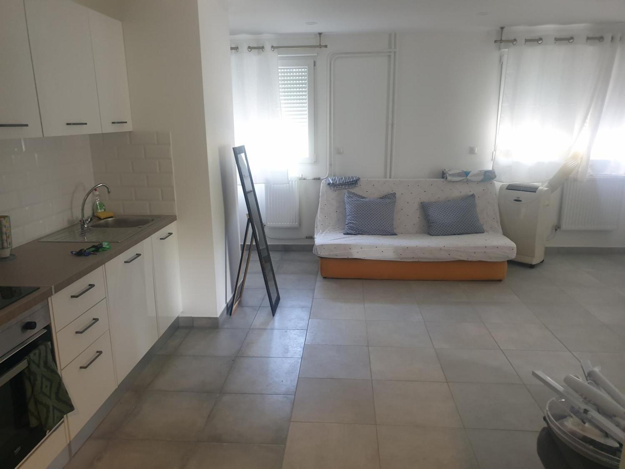 Appartements Renove 2023 Proche Aeroport 5Min, Gare Sncf 2 Min, Tramway Au Pied De L'Immeuble , Parking Possible, Renovated Apartments 2023 Near The Airport 5 Min, Train Station 2 Min, Tram Next To The Building 1 Min, Parking Possible Nizza Szoba fotó