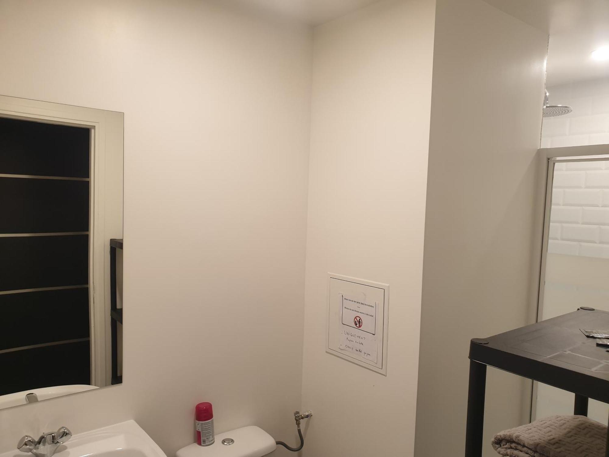 Appartements Renove 2023 Proche Aeroport 5Min, Gare Sncf 2 Min, Tramway Au Pied De L'Immeuble , Parking Possible, Renovated Apartments 2023 Near The Airport 5 Min, Train Station 2 Min, Tram Next To The Building 1 Min, Parking Possible Nizza Szoba fotó